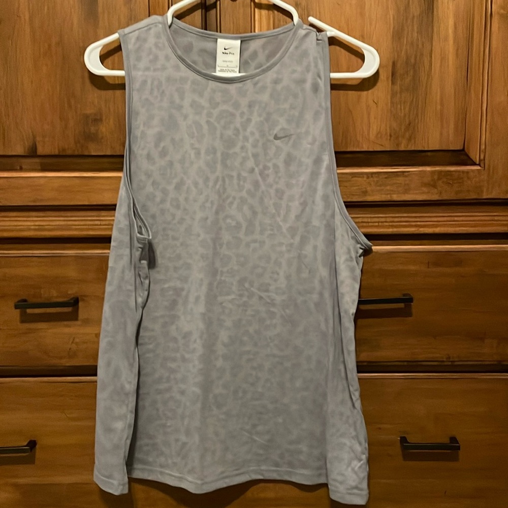 Women’s Nike Cheetah Print Gray Tank Top Size Large